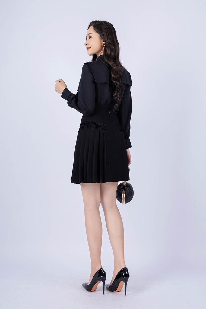 BAS12997 - Áo kiểu công sở vải tơ dáng suông có lót vải habutai cài cúc thân phối vạt đính hoa 3D trang trí - PANTIO