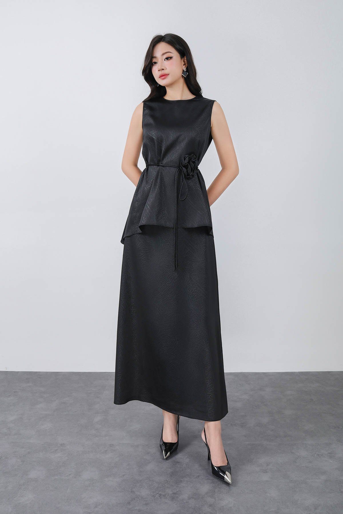 BAS13281 - Áo kiểu sơ mi vải lụa nhung dáng suông cổ tròn không tay eo phối dây hoa tạo kiểu - PANTIO