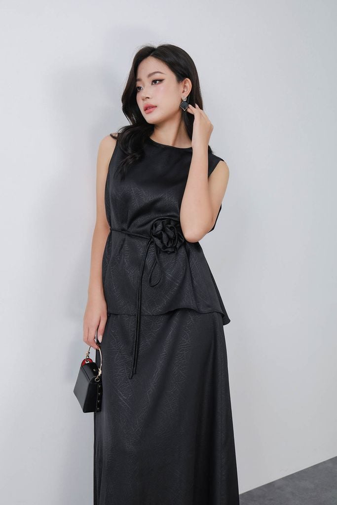 BAS13281 - Áo kiểu sơ mi vải lụa nhung dáng suông cổ tròn không tay eo phối dây hoa tạo kiểu - PANTIO