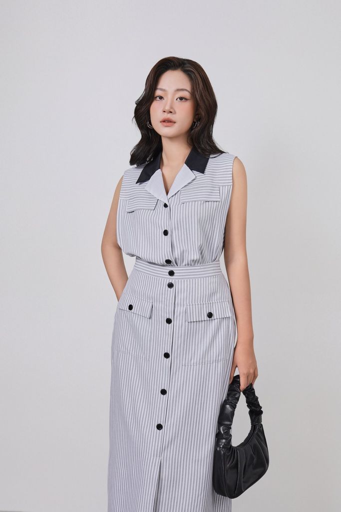 BAS13370 - Áo sơ mi kiểu công sở vải thô kẻ mỏng dáng suông cổ hai ve không tay cài khuy thân trước - PANTIO