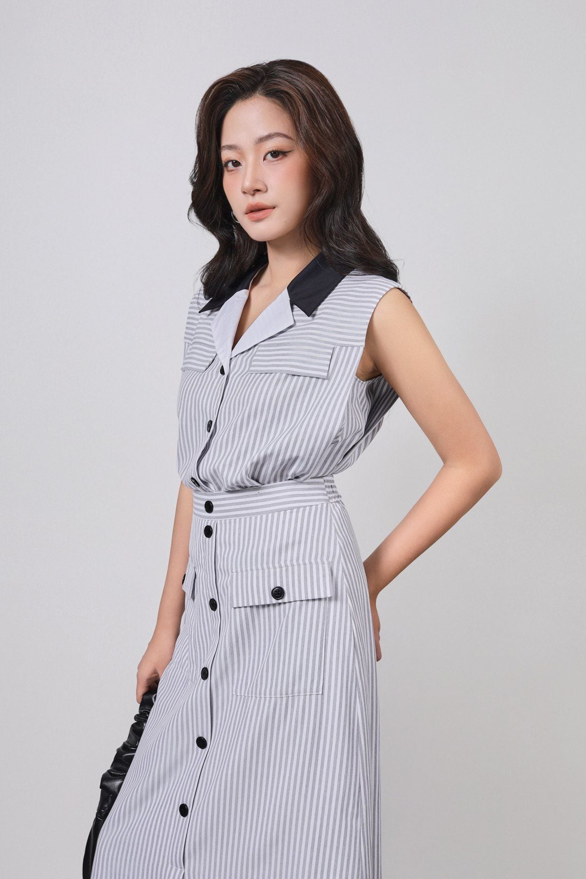 BJD13370 - Chân váy dài công sở vải thô kẻ mỏng dáng suông thân váy có túi phối khuy tạo kiểu cạp sau bo chun co giãn - PANTIO