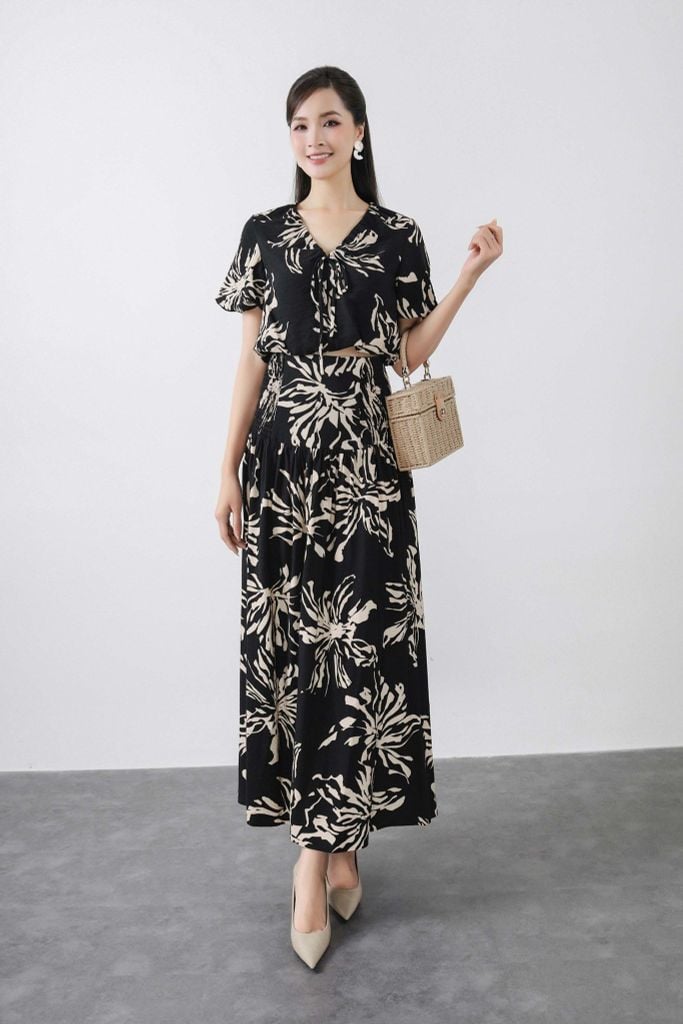 BAS13393 - Áo kiểu dạo phố vải tơ hoa dáng croptop cổ xẻ V phối dây nơ tay bồng nhẹ thời trang - PANTIO