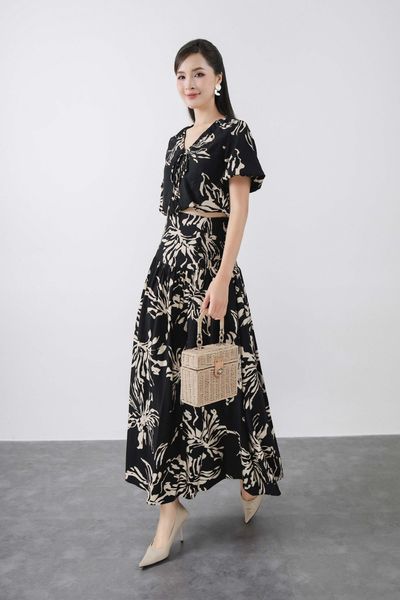 BAS13393 - Áo kiểu dạo phố vải tơ hoa dáng croptop cổ xẻ V phối dây nơ tay bồng nhẹ thời trang - PANTIO