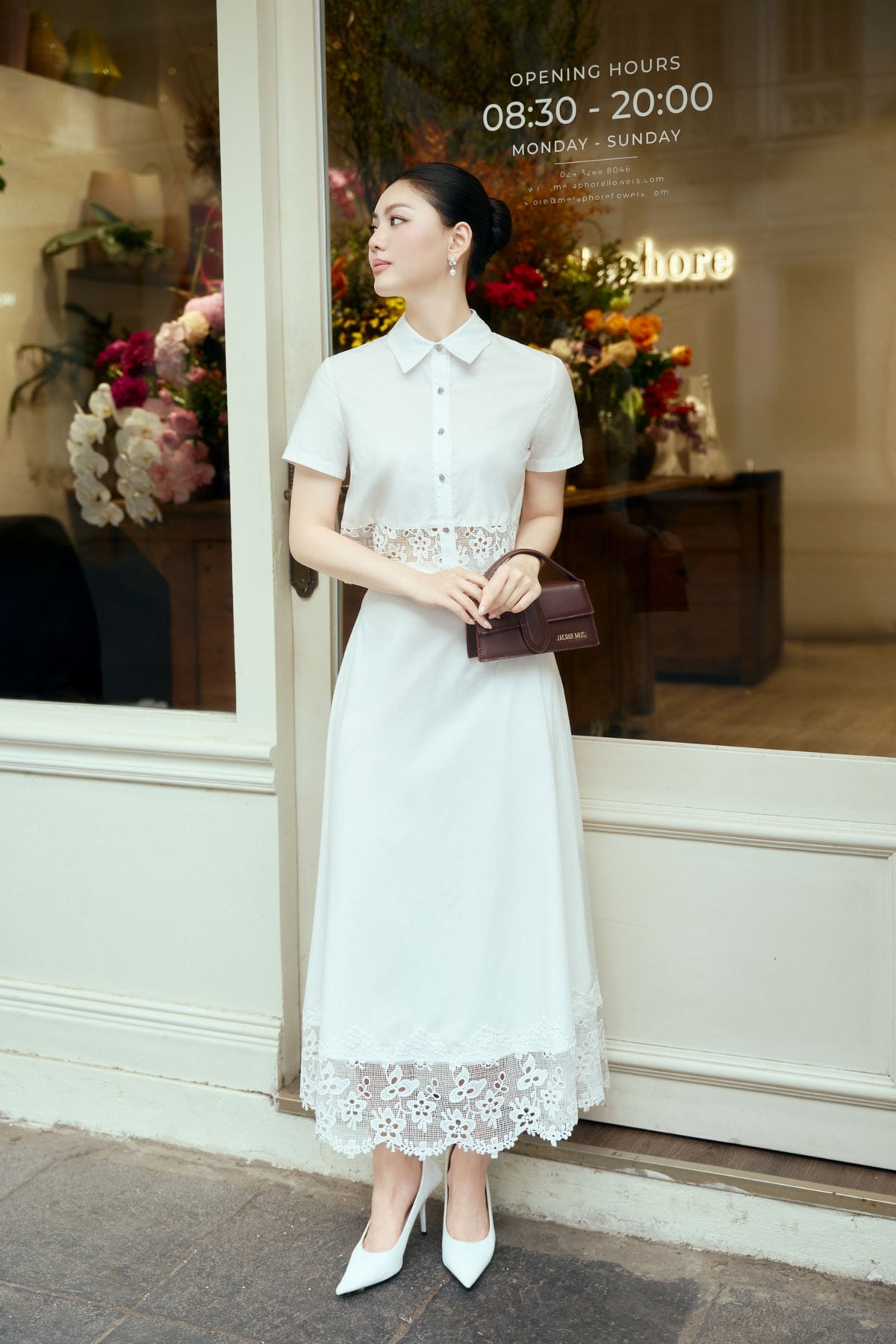 BAS13670 - Áo sơ mi công sở vải thô kate dáng croptop cổ đức tay cộc gấu áo phối ren hoa tạo kiểu - PANTIO