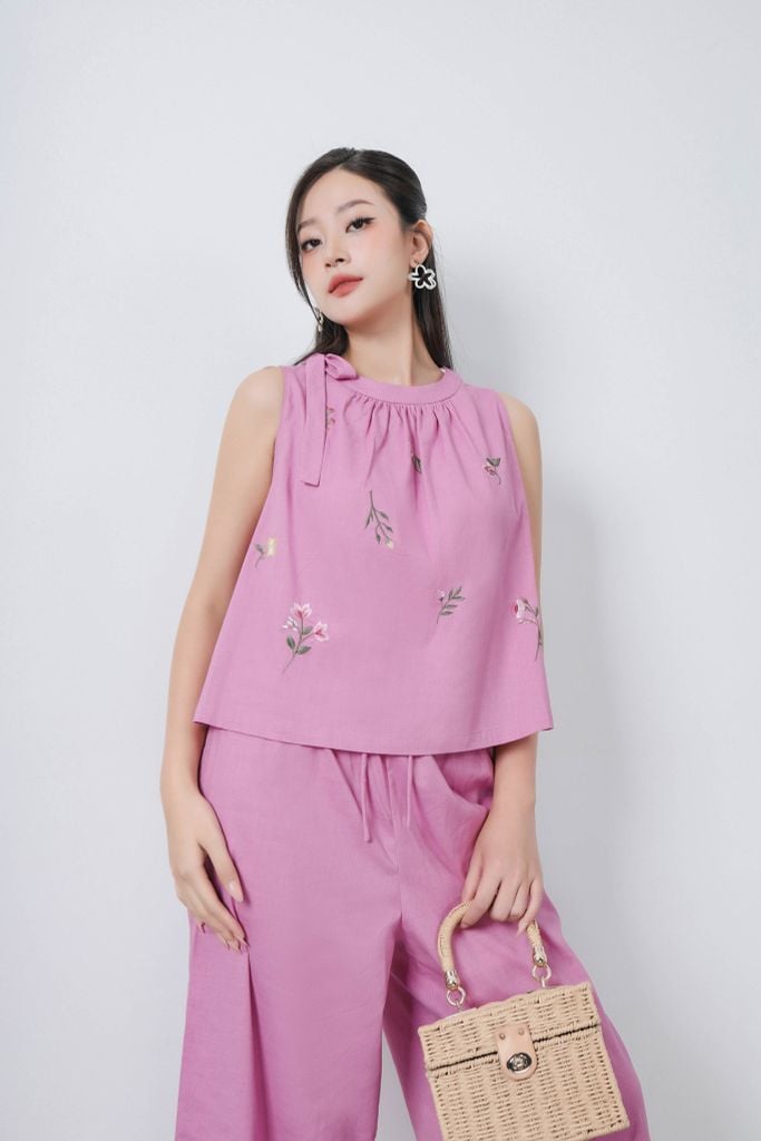 BAS32775 - Áo kiểu dạo phố vải linen dáng A cổ nhún phối nơ thân trang trí hình thêu - tỷ lệ kèo 8899