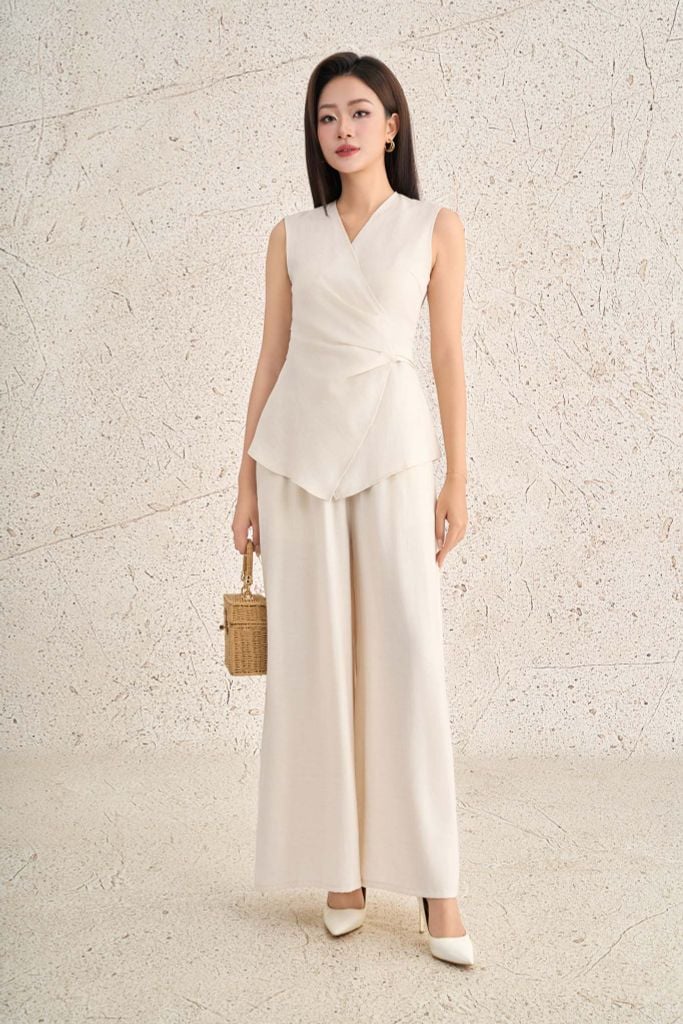 BAS33468 - Áo sơ mi kiểu dạo phố vải thô mỏng cổ xẻ V không tay thân áo phối vạt thắt eo tạo kiểu - PANTIO