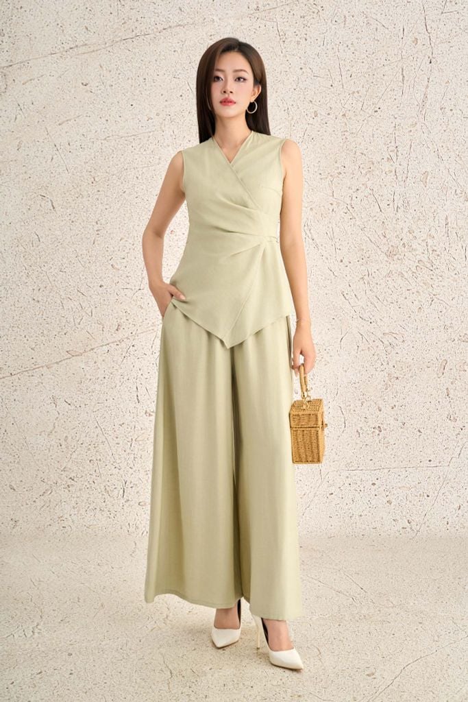 BAS33468 - Áo sơ mi kiểu dạo phố vải thô mỏng cổ xẻ V không tay thân áo phối vạt thắt eo tạo kiểu - PANTIO