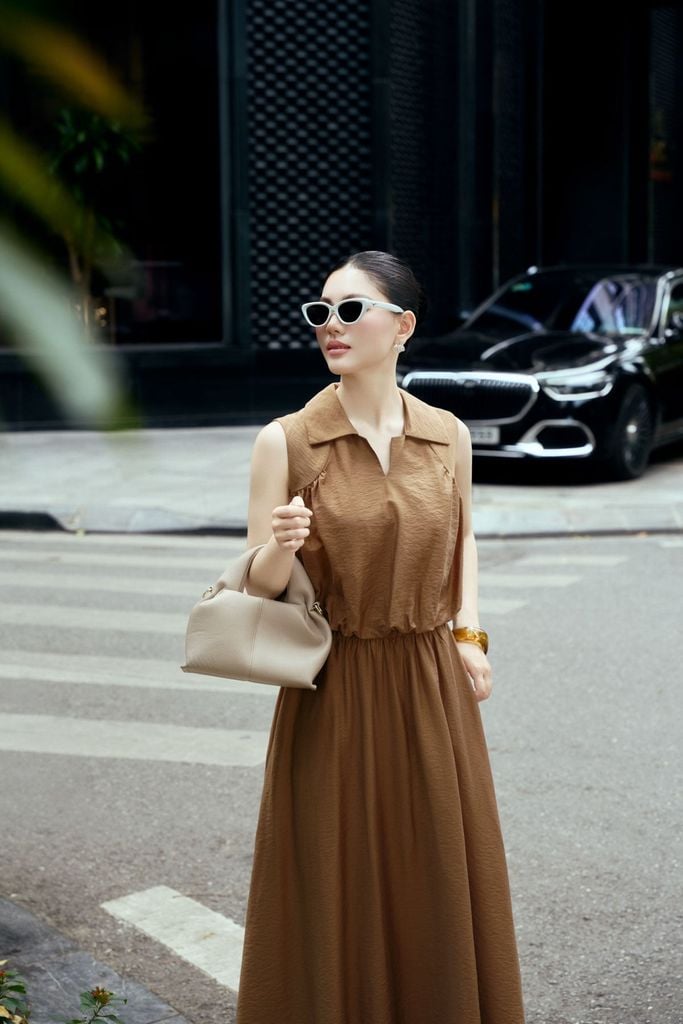 BAS33679 - Áo sơ mi kiểu dạo phố vải thô mỏng dáng ngắn cổ bẻ gấu áo bo chun tạo phồng thời trang - PANTIO