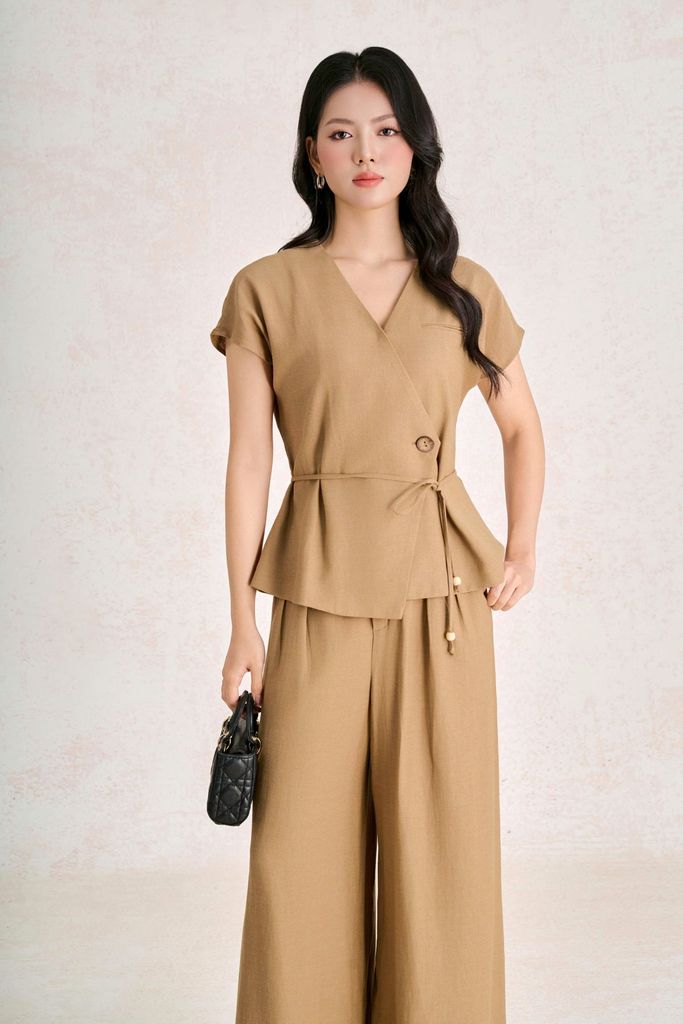 BAS33777 - Áo sơ mi công sở vải thô đũi dáng suông cổ xẻ V tay chờm eo phối dây thắt tạo kiểu - PANTIO