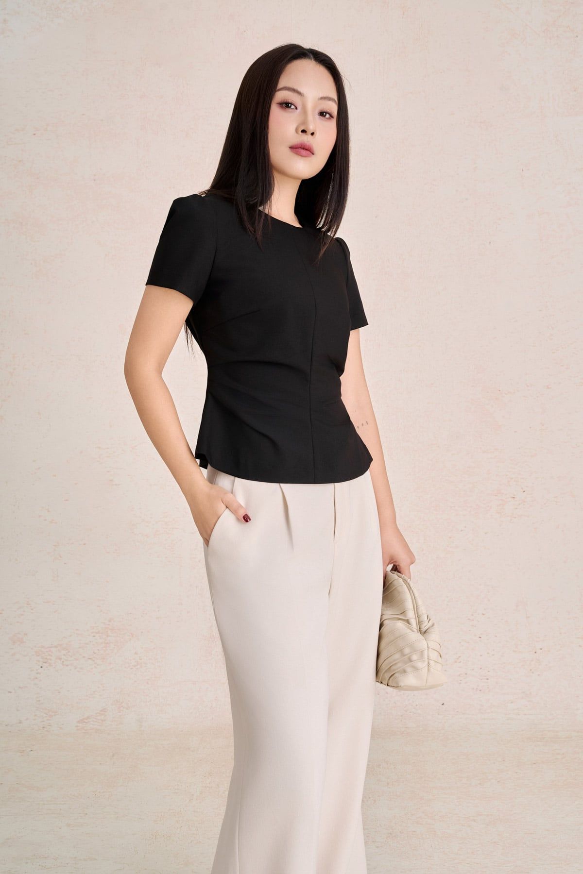 BAS33784 - Áo sơ mi công sở vải thô dáng ôm cổ tròn tay cộc thân áo phối nhún hông tạo kiểu - PANTIO