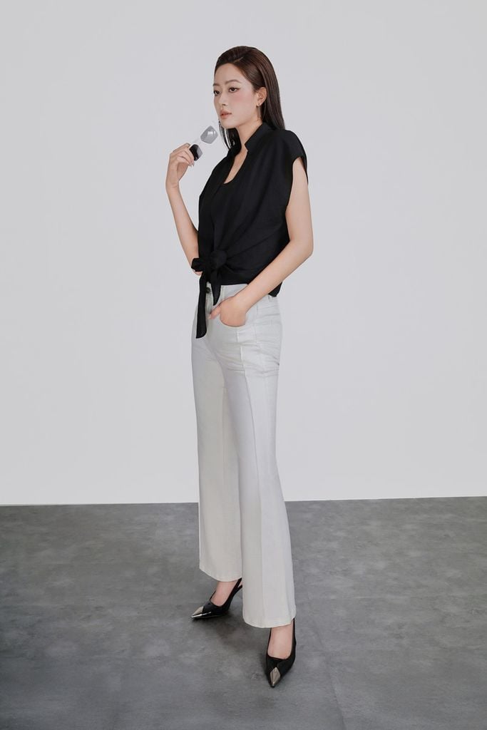 BAS73520 - Áo sơ mi kiểu vải thô mỏng dáng suông cổ bẻ thân áo phối vạt thắt nơ tạo kiểu - PANTIO