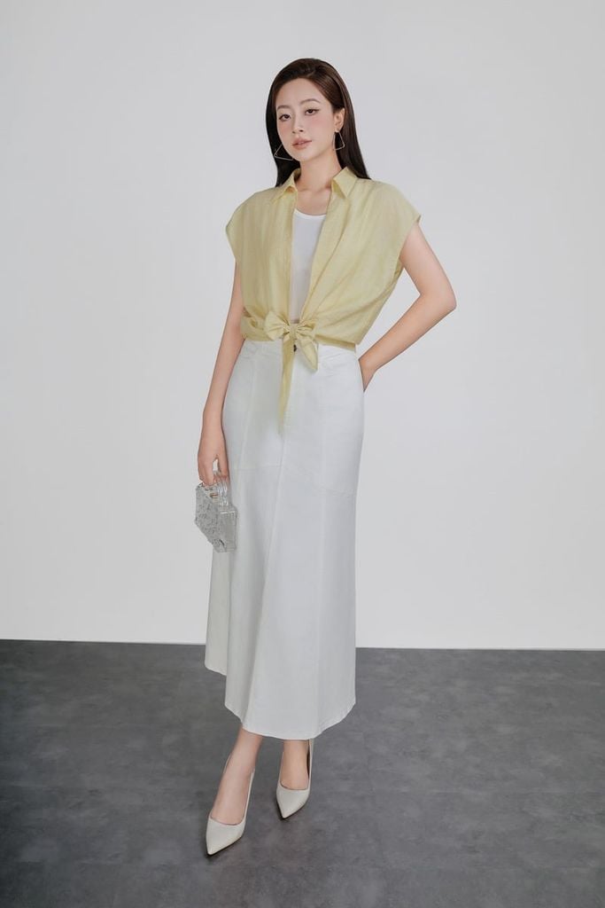 BAS73520 - Áo sơ mi kiểu vải thô mỏng dáng suông cổ bẻ thân áo phối vạt thắt nơ tạo kiểu - PANTIO