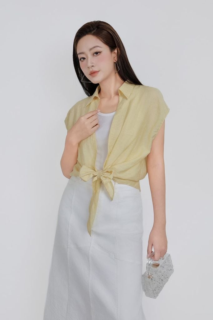 BAS73520 - Áo sơ mi kiểu vải thô mỏng dáng suông cổ bẻ thân áo phối vạt thắt nơ tạo kiểu - PANTIO