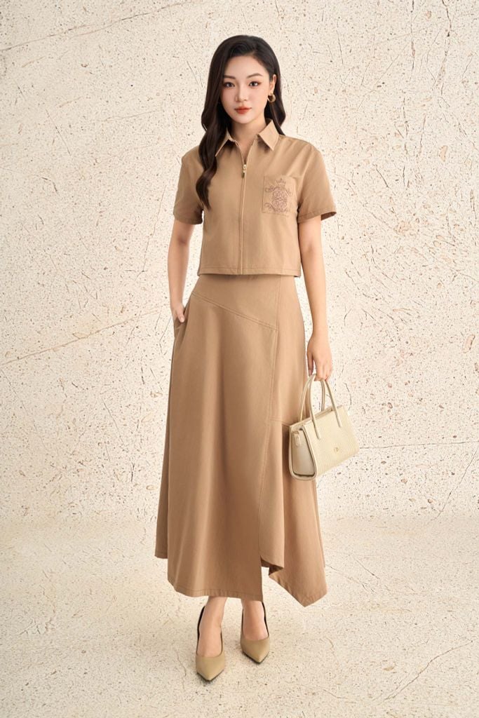 BAS73538 - Áo sơ mi kiểu dạo phố vải thô mỏng dáng ngắn cổ bẻ phối khoá kim loại ngực áo có túi thêu hoạ tiết thời trang - PANTIO