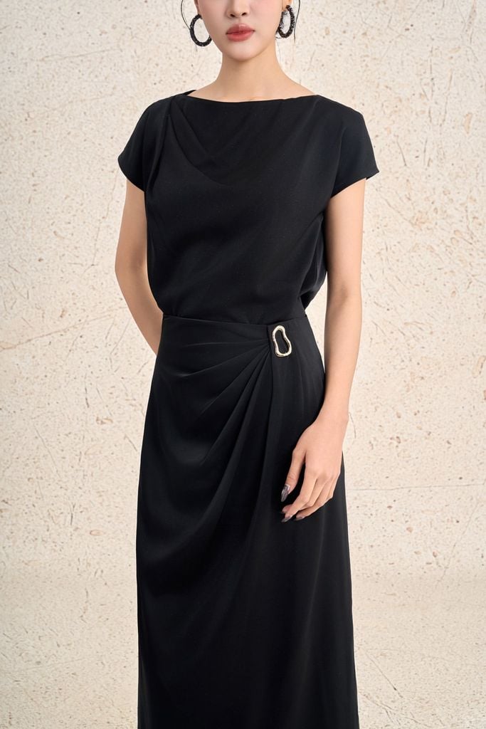 BAS73554 - Áo sơ mi công sở vải lụa dáng suông cổ thuyền tay cộc thời trang - PANTIO