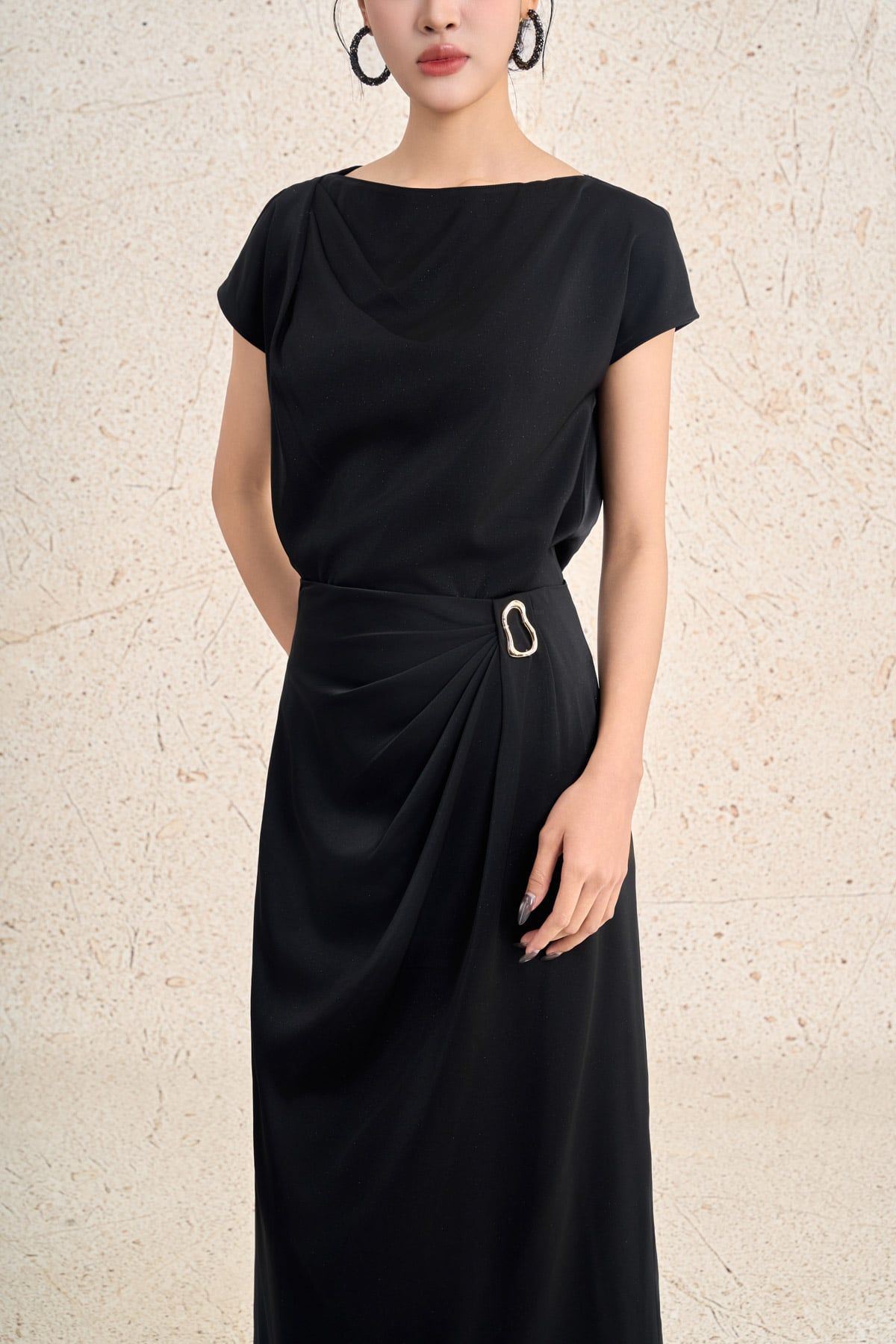 BAS73554 - Áo sơ mi công sở vải lụa dáng suông cổ thuyền tay cộc thời trang - PANTIO