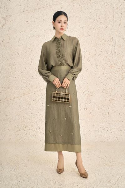 BJD73582 - Chân váy dài công sở vải tơ dáng suông cạp liền thân váy đính dad cao cấp tạo kiểu khoá thân sau - PANTIO