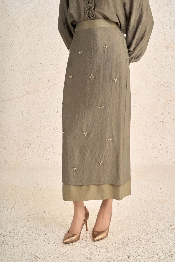 BJD73582 - Chân váy dài công sở vải tơ dáng suông cạp liền thân váy đính dad cao cấp tạo kiểu khoá thân sau - PANTIO