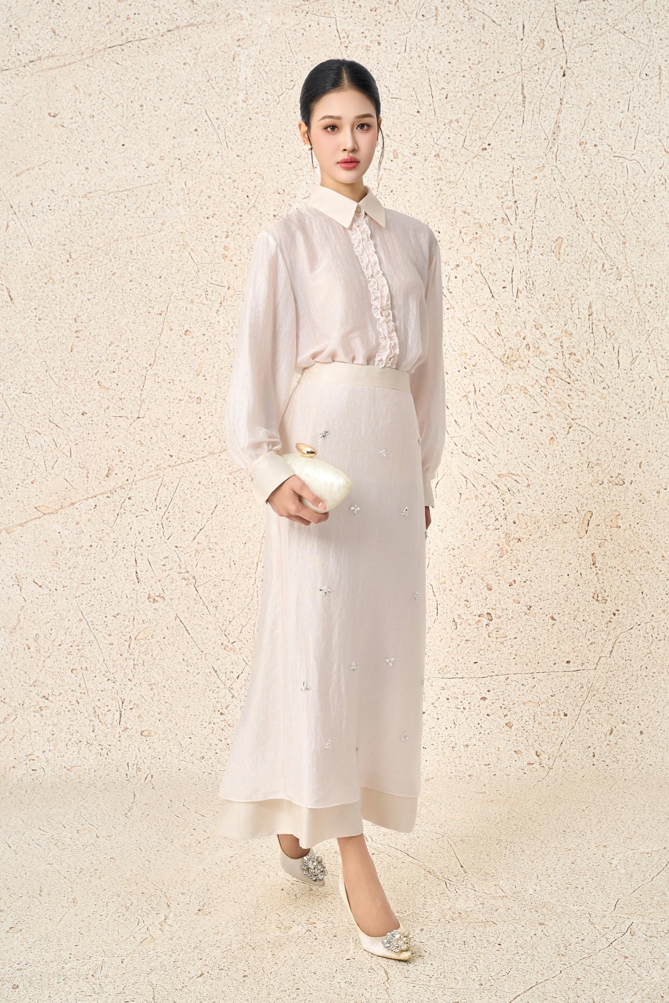 BJD73582 - Chân váy dài công sở vải tơ dáng suông cạp liền thân váy đính dad cao cấp tạo kiểu khoá thân sau - PANTIO