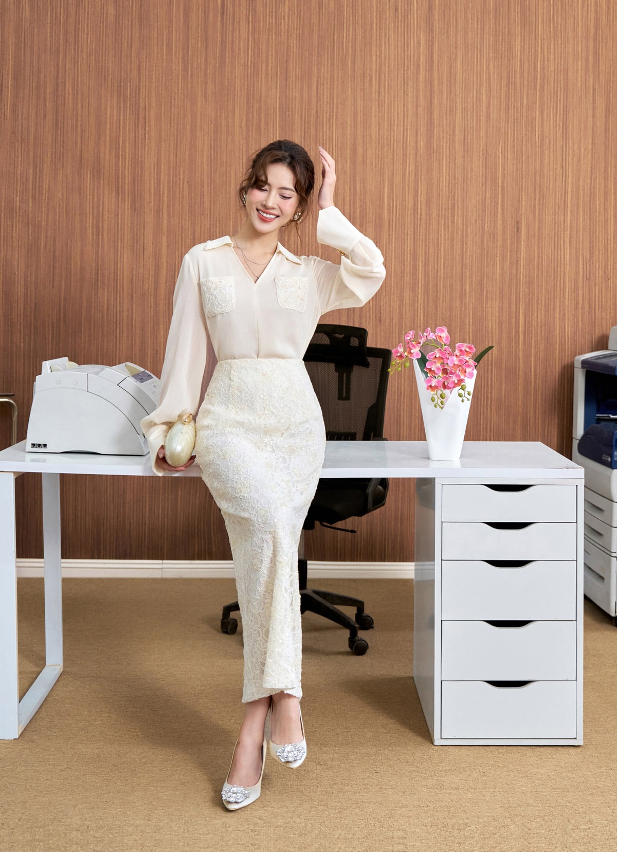 BJD73601 - Chân váy dài công sở vải ren hoa dáng suông cạp liền xẻ tà sau - PANTIO