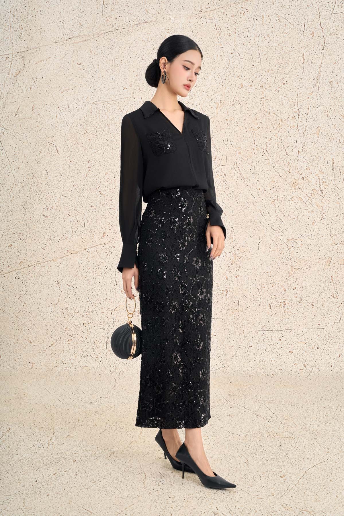 BAS73601 - Áo sơ mi công sở vải toe nhăn dáng suông cổ bẻ xẻ V tay dài ngực áo có túi phối ren hoa thời trang - PANTIO