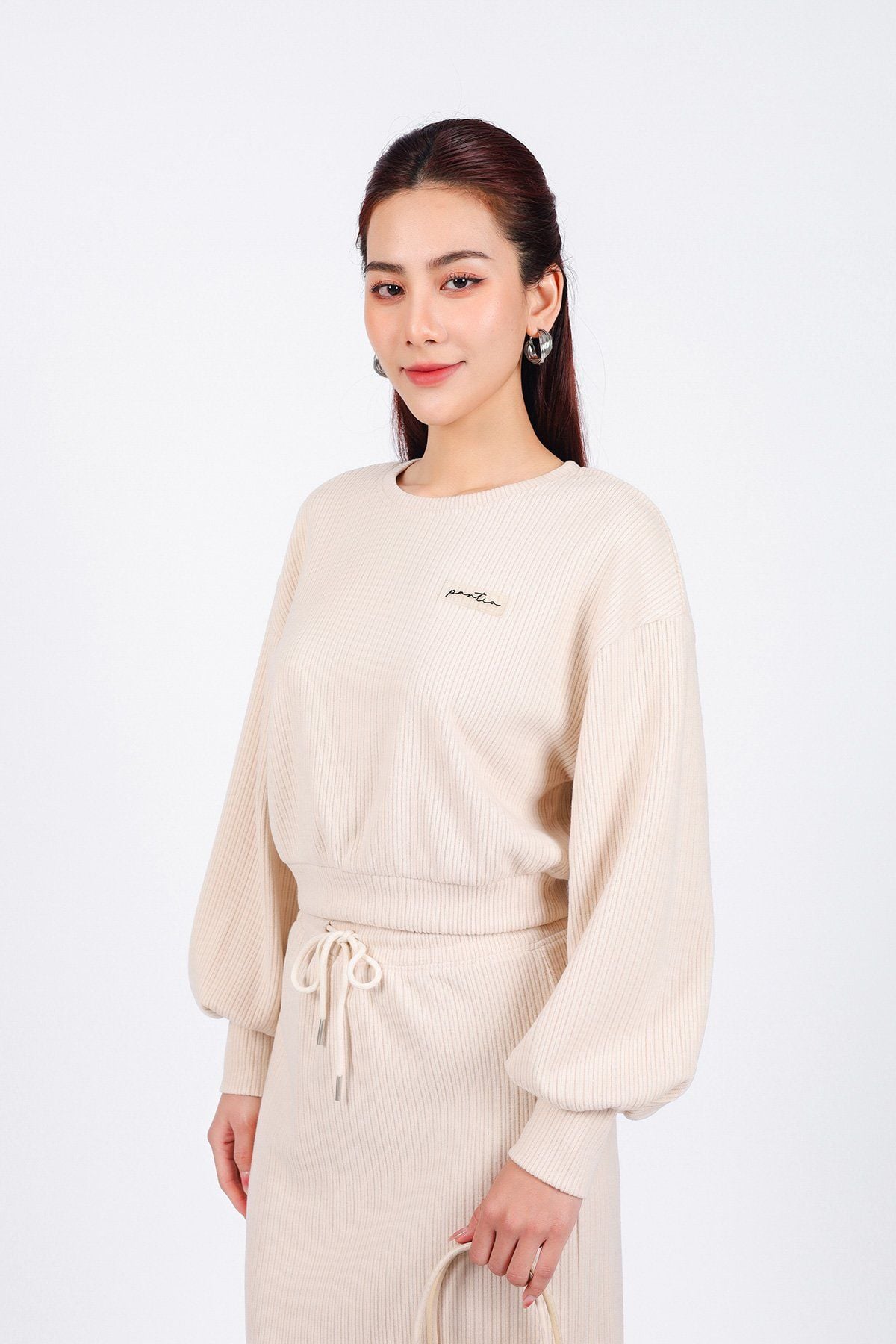 BAT93236 - Áo bộ thể thao vải len dáng lửng cổ tròn tay rộng bo chun tay áo - PANTIO