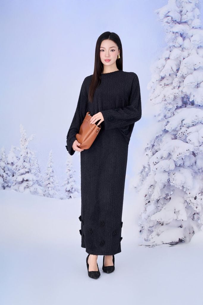 BJD93531 - Chân váy dài vải len dáng suông gấu váy đính hoa 3D thời trang xẻ tà thân sau - PANTIO