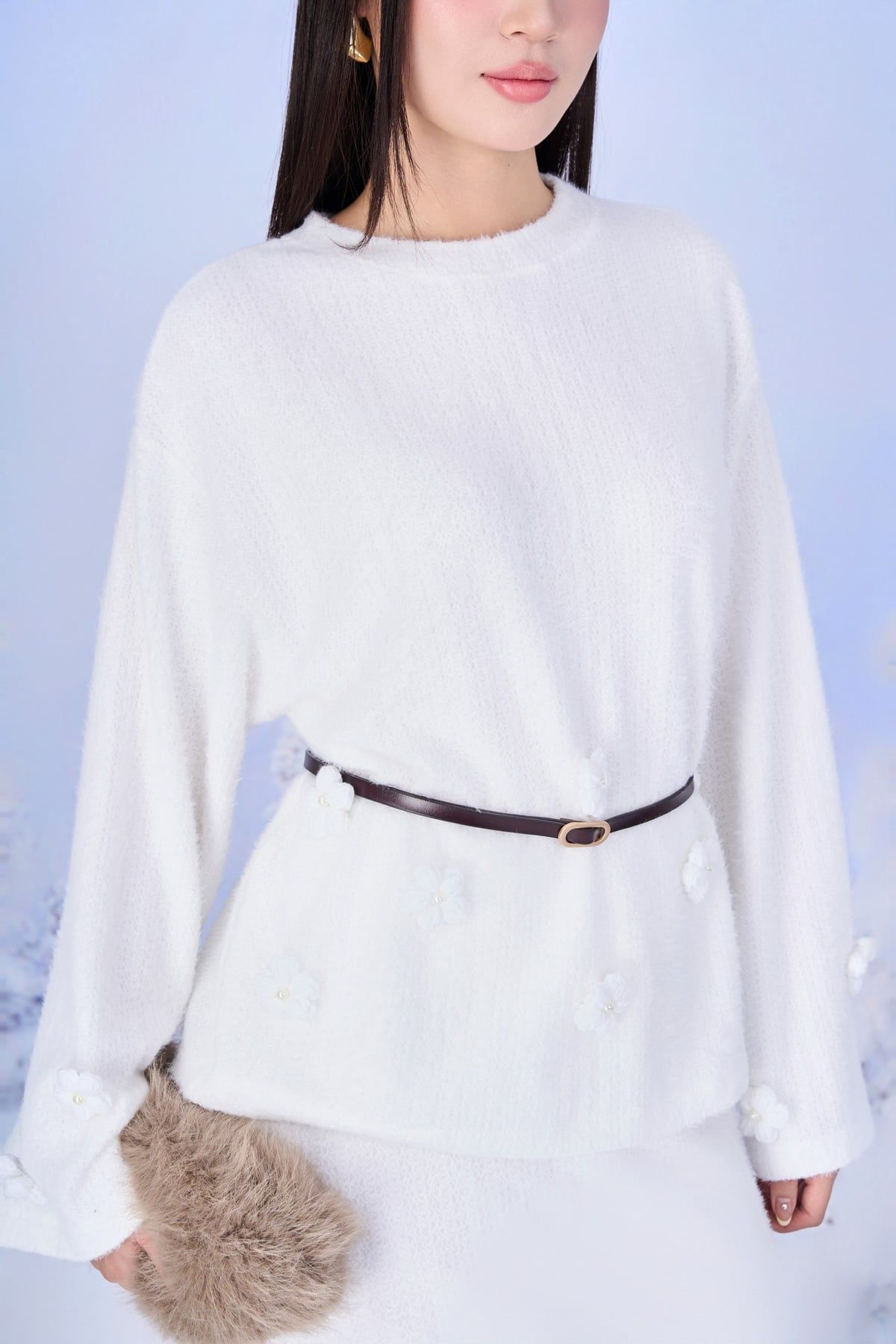 BAT93531 - Áo len cao cấp dàng suông cổ tròn tay rộng gấu áo đính hoa 3D tạo kiểu - PANTIO