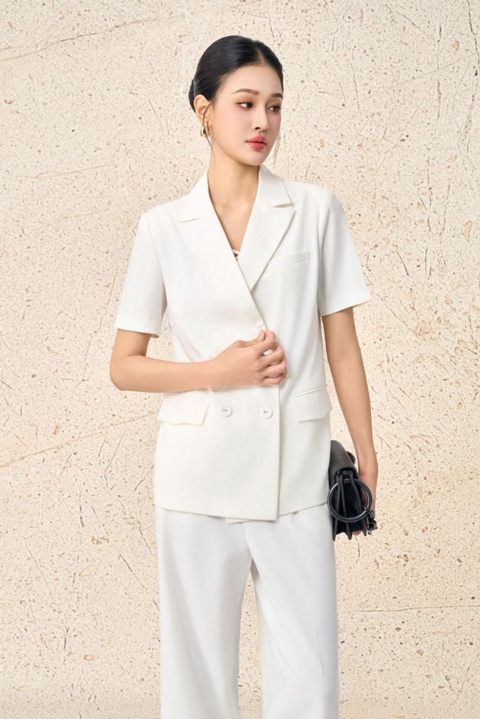 BAV33096 - Áo Vest công sở vải tuytsi dáng suông cổ hai ve tay cộc sau lưng xẻ tà tạo kiểu - PANTIO