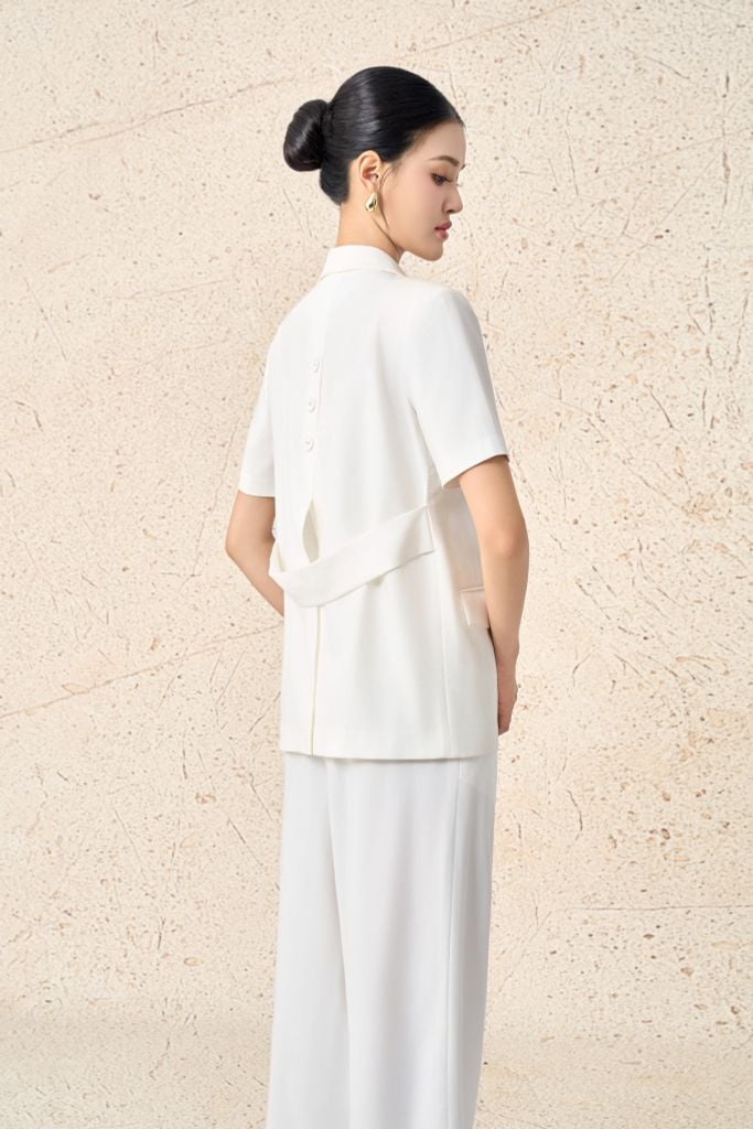 BAV33096 - Áo Vest công sở vải tuytsi dáng suông cổ hai ve tay cộc sau lưng xẻ tà tạo kiểu - PANTIO