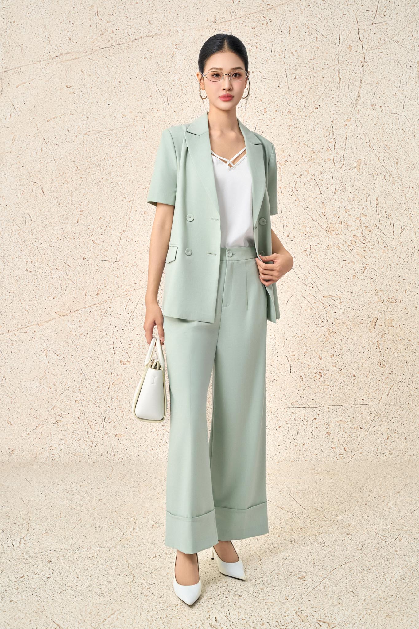 BAV33096 - Áo Vest công sở vải tuytsi dáng suông cổ hai ve tay cộc sau lưng xẻ tà tạo kiểu - PANTIO