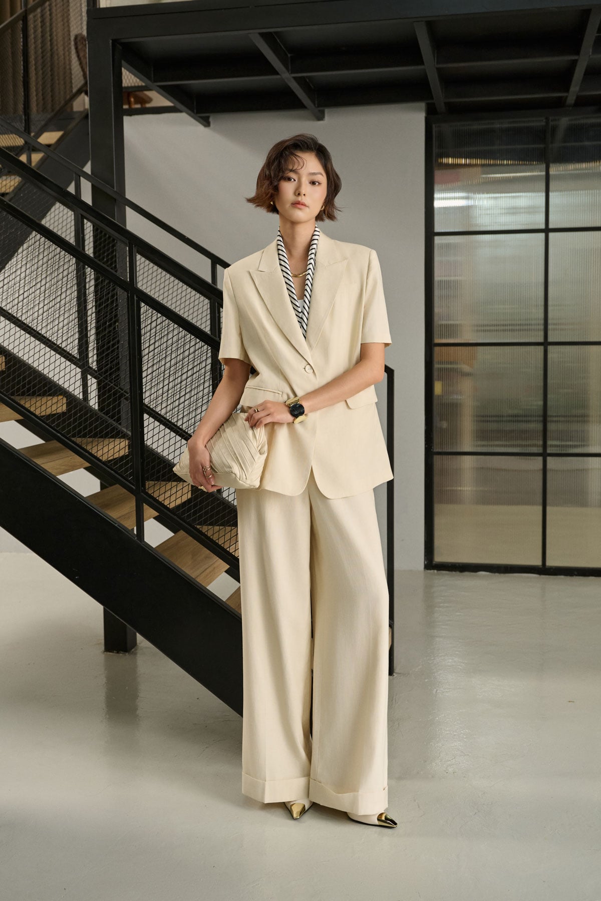 BAV33750 - Áo vest công sở vải thô đũi dáng suông cổ hai ve tay cộc thân áo có túi tạo kiểu - PANTIO