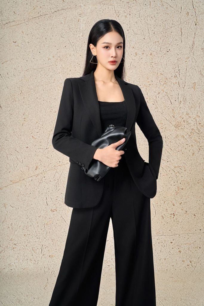 BAV93581 - Áo vest công sở vải tuytsi dáng suông cổ hai ve tay dài thân áo đính nắp túi ốp tạo kiểu cài khuy thân trước - PANTIO