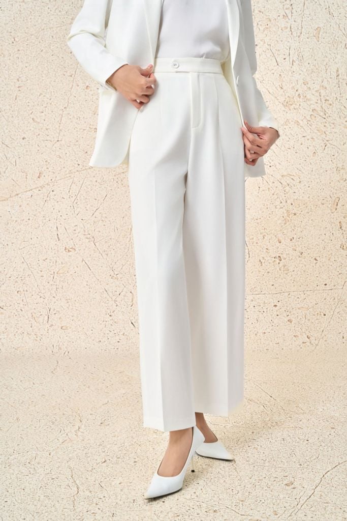 BAV93581 - Áo vest công sở vải tuytsi dáng suông cổ hai ve tay dài thân áo đính nắp túi ốp tạo kiểu cài khuy thân trước - PANTIO