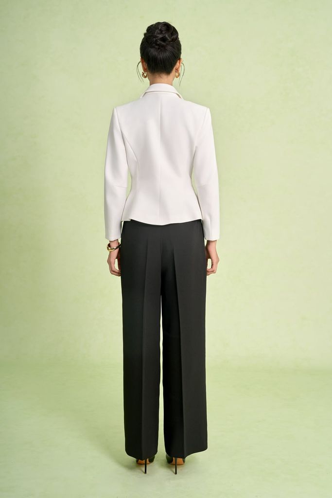 BAV93618 - Áo vest công sở vải thô dáng ngắn cổ hai ve tay dài kèm cài áo kim loại tạo kiểu - PANTIO