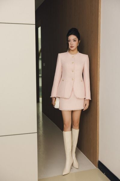 BAV93620 - Áo vest công sở vải dạ dáng ôm cổ tròn phối tua rua thân áo đính khuy đá thời trang cài khuy trước - PANTIO