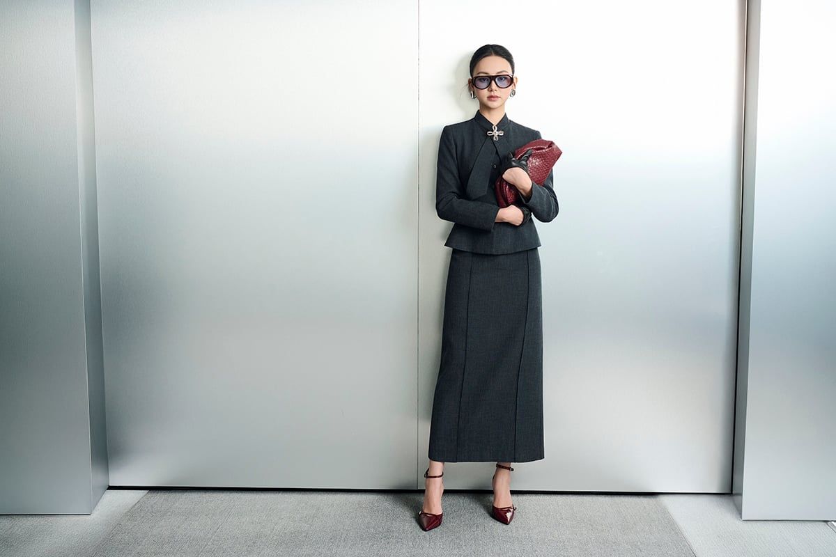 BAV93857 - Áo vest công sở vải thô đũi dáng peplum cổ kiểu phối phụ kiện kim loại thời trang - PANTIO