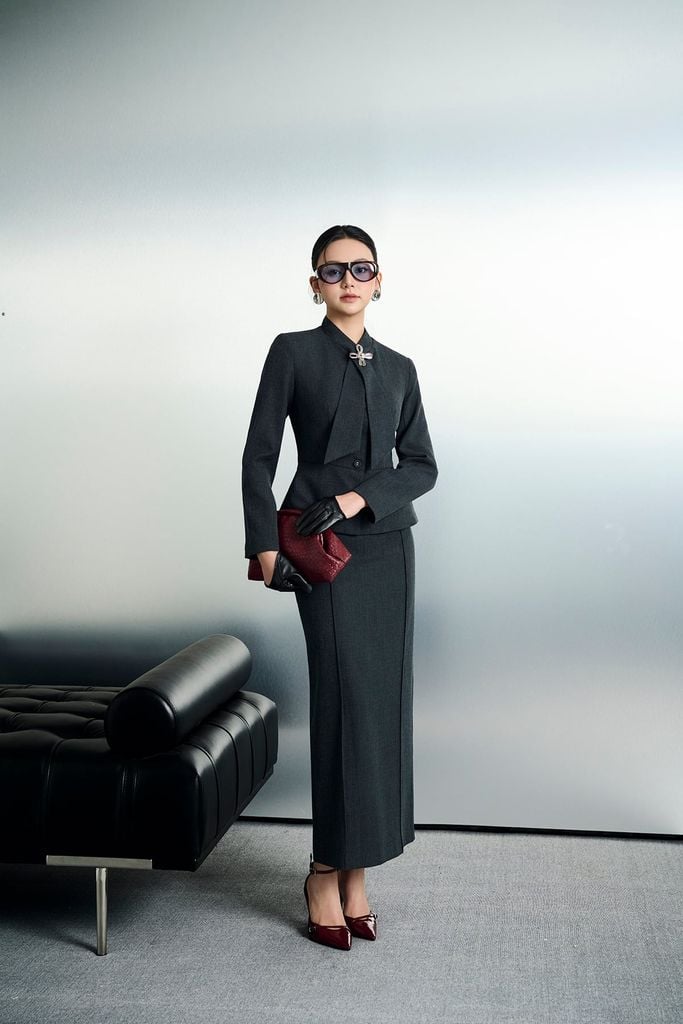BAV93857 - Áo vest công sở vải thô đũi dáng peplum cổ kiểu phối phụ kiện kim loại thời trang - PANTIO