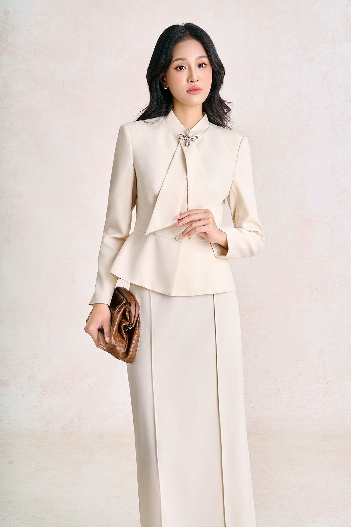 BAV93857 - Áo vest công sở vải thô đũi dáng peplum cổ kiểu phối phụ kiện kim loại thời trang - PANTIO
