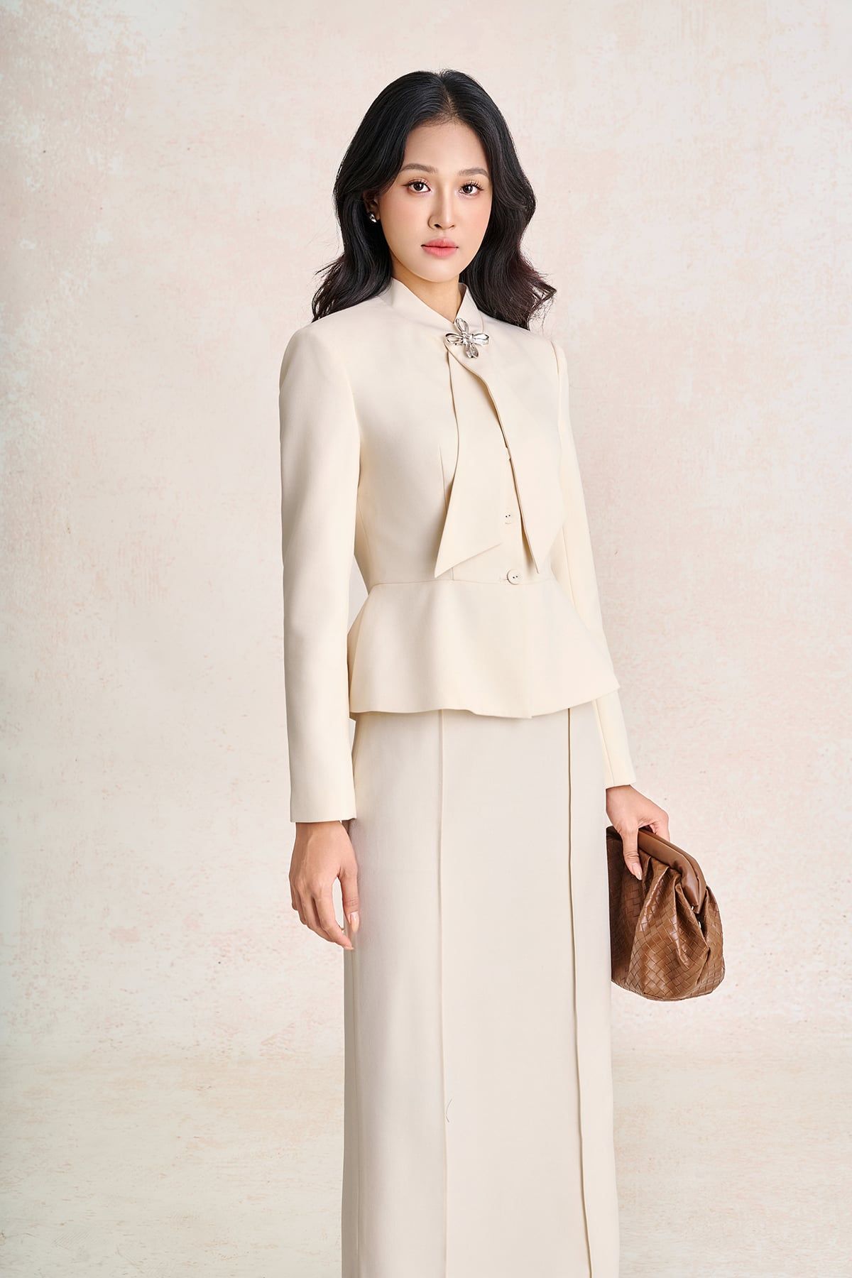 BAV93857 - Áo vest công sở vải thô đũi dáng peplum cổ kiểu phối phụ kiện kim loại thời trang - PANTIO