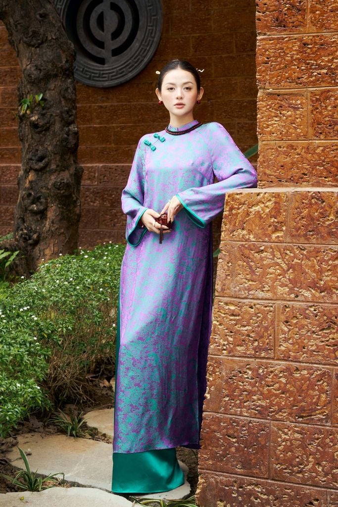 BDA50195 - Áo dài cách tân cao cấp vải gấm dáng suông cổ tàu phối nút thắt cách điệu khóa thân sau - PANTIO