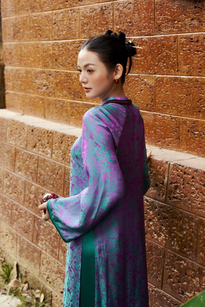 BDA50195 - Áo dài cách tân cao cấp vải gấm dáng suông cổ tàu phối nút thắt cách điệu khóa thân sau - PANTIO