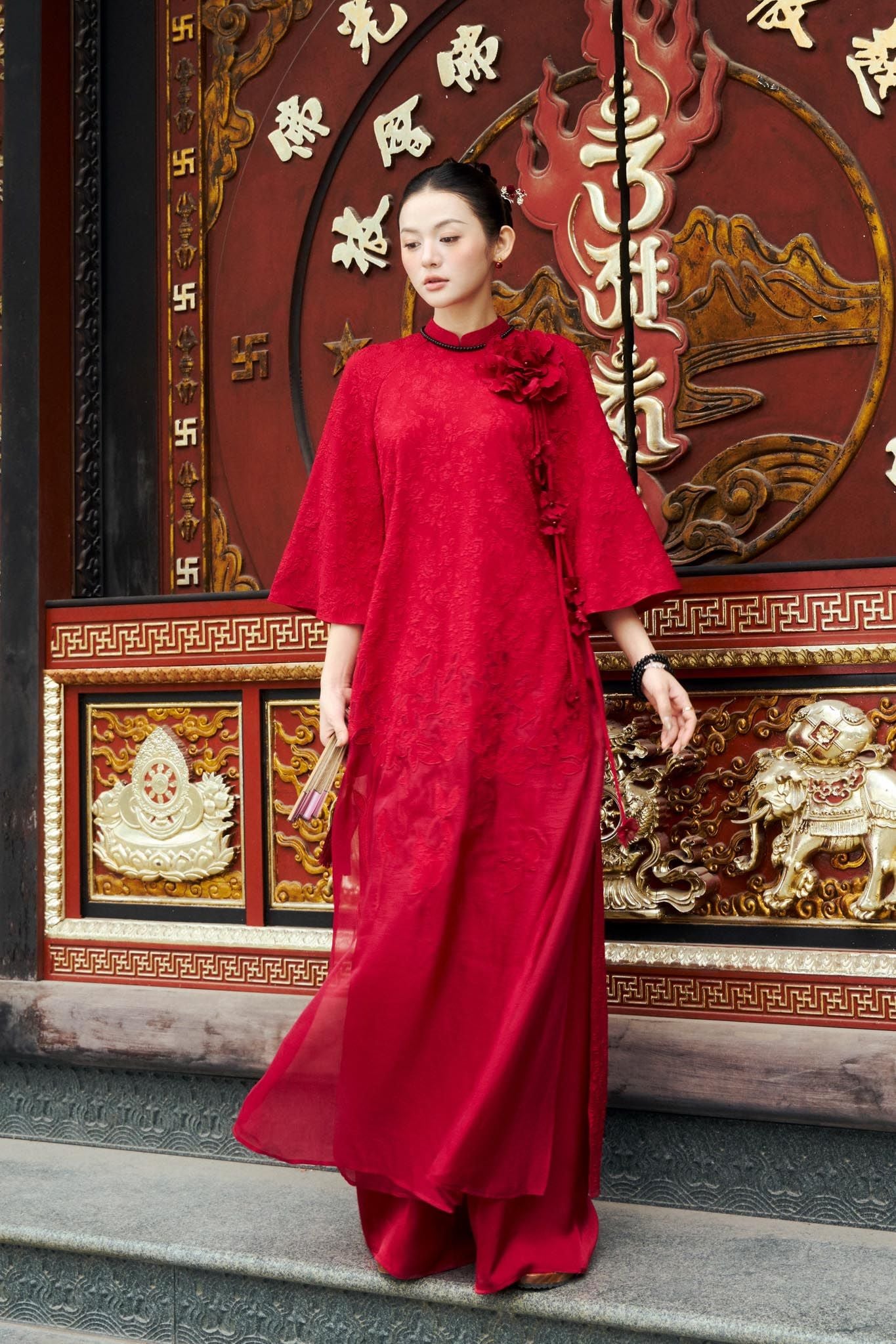 BDA50202 - Áo dài cao cấp vải tơ dáng suông cổ tàu tay loe vai áo đính hoa 3D thời trang - PANTIO