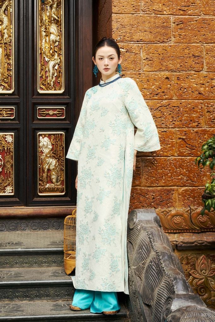 BDA50211 - Áo dài cách tân cao cấp vải tafta lụa dáng suông cổ tàu tay giác lăng thân áo hoạ tiết gấm thời trang khoá thân sau - PANTIO