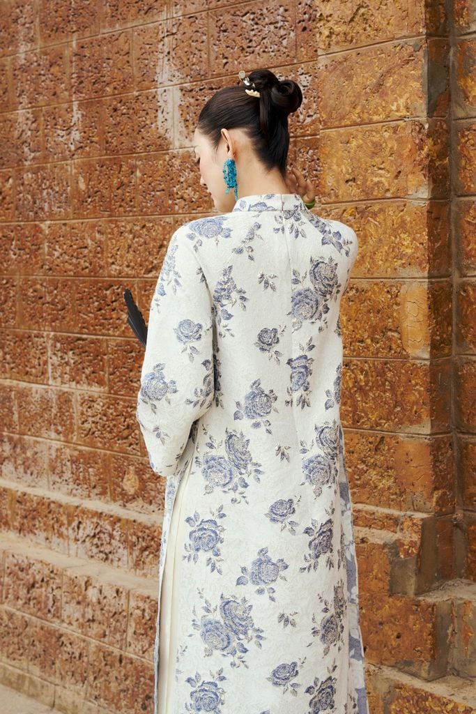 BDA50211 - Áo dài cách tân cao cấp vải tafta lụa dáng suông cổ tàu tay giác lăng thân áo hoạ tiết gấm thời trang khoá thân sau - PANTIO