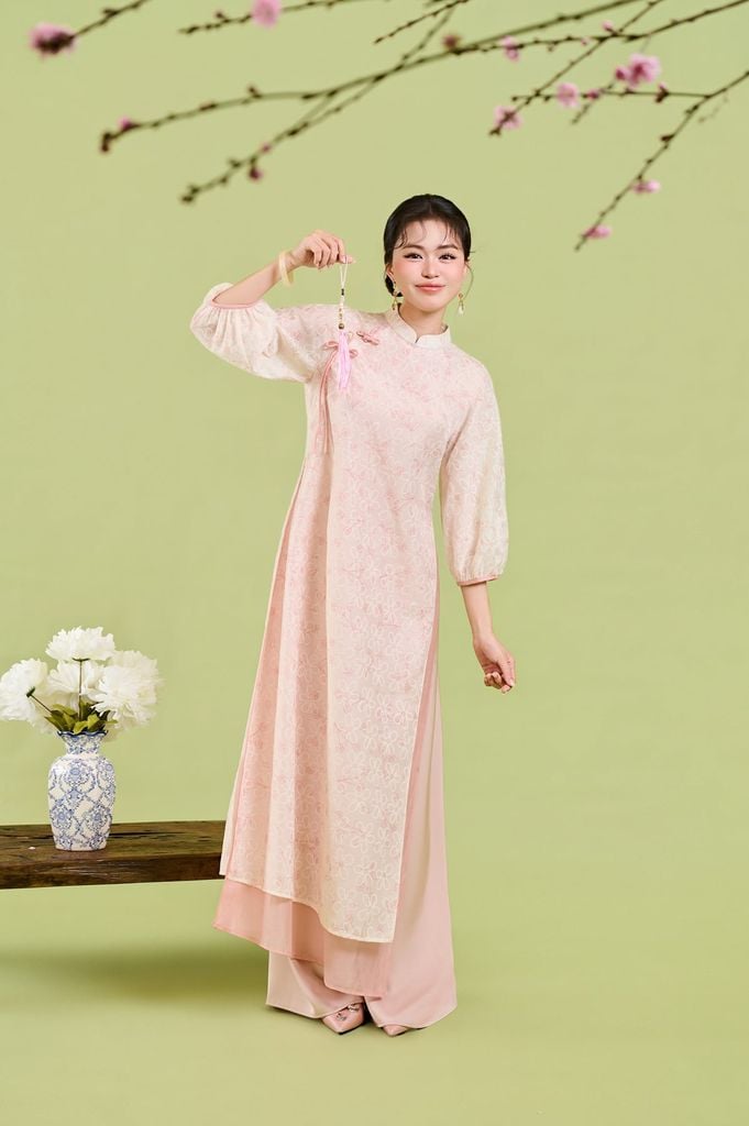 BDA50222 - Áo dài cách tân vải tơ hoa dáng suông cổ tàu đính nơ tay phồng khoá thân sau - JAN.