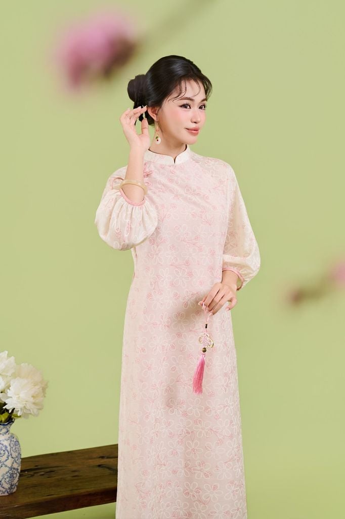 BDA50222 - Áo dài cách tân vải tơ hoa dáng suông cổ tàu đính nơ tay phồng khoá thân sau - JAN.