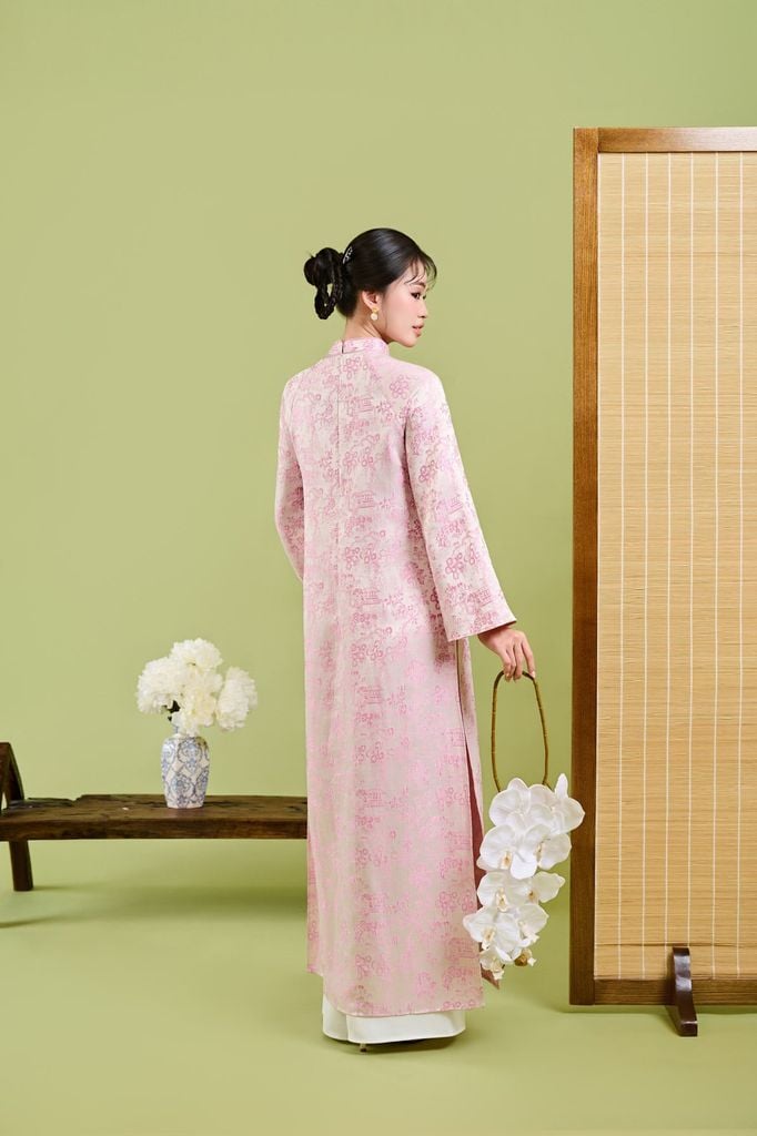 BDA50224 - Áo dài cách tân vải gấm dáng suông cổ tàu đính dây nơ tay dài khoá thân sau - JAN.