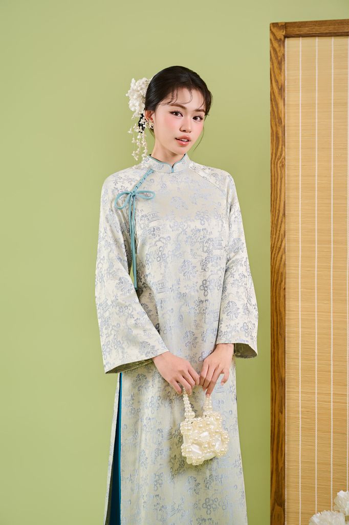 BDA50224 - Áo dài cách tân vải gấm dáng suông cổ tàu đính dây nơ tay dài khoá thân sau - JAN.