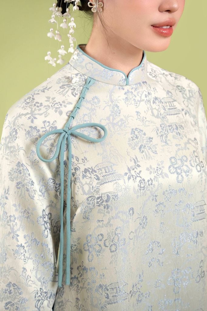 BDA50224 - Áo dài cách tân vải gấm dáng suông cổ tàu đính dây nơ tay dài khoá thân sau - JAN.